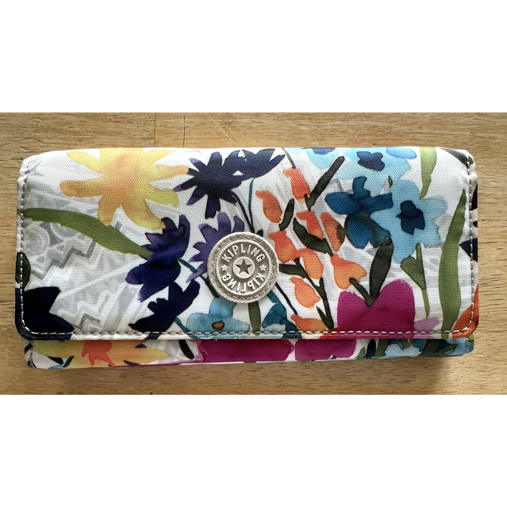 Kipling Multi Color Floral Wallet Tropical Print Gorgeous EUC Snap Closure
